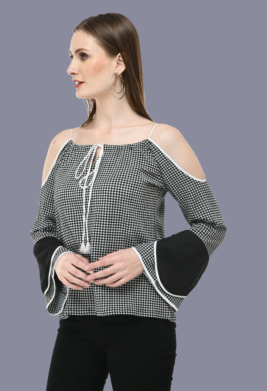 Cold shoulder black & white top